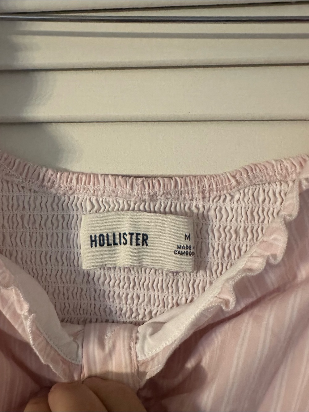 Hollister Light Pink Ruffle Strap Button-Up Tank - Picture 4 of 4